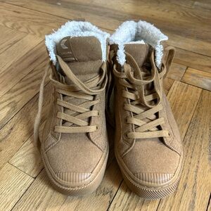 Cariuma Tan High-Top Sneakers, Fleece Lining. Warm, comfortable.US 8. Worn twice